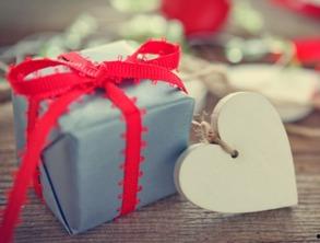 特殊的礼物,神秘礼物揭开尘封往事